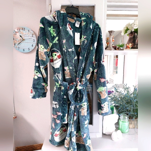 Vera Bradley Star Wars Mandalorian Grogu Yoda Fleece Robe L/XL NWT - Picture 1 of 3